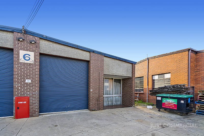 Click to view all images 2/6 Elma Road Cheltenham VIC 3192 - Image 1