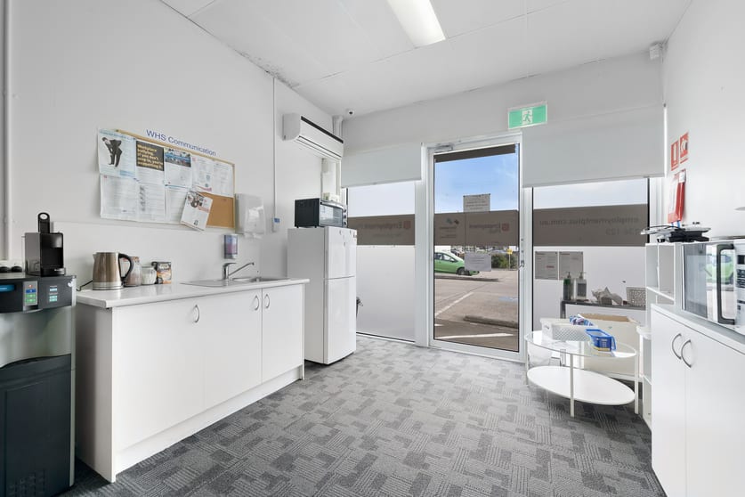 Click to view all images 3/109 Grand Plaza Drive Browns Plains QLD 4118 - Image 2