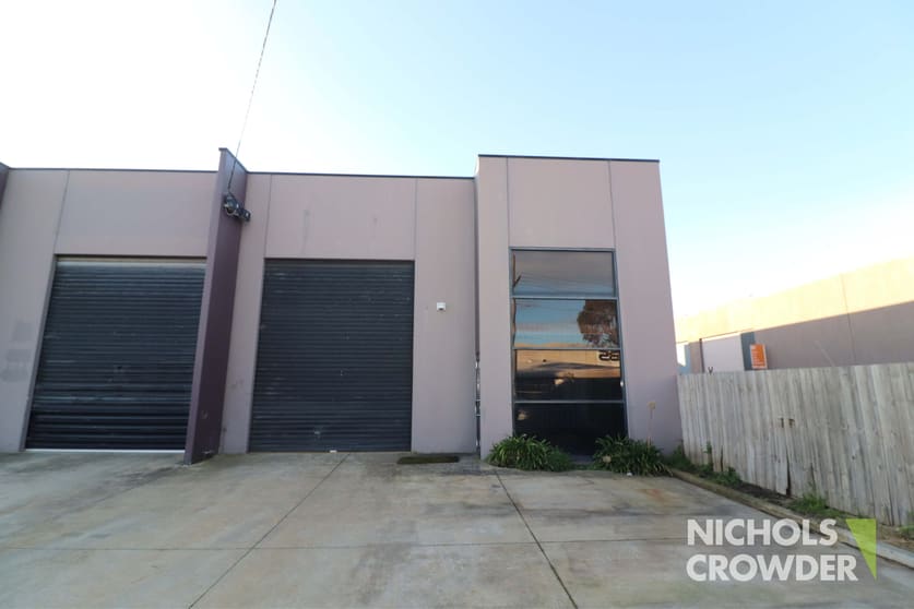 Click to view all images 2/37 Heversham Drive Seaford VIC 3198 - Image 1