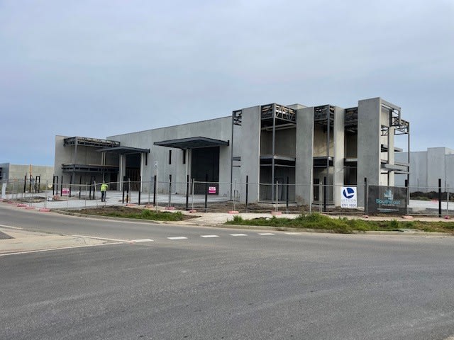 Click to view all images 1 & 2/45 Paramount Boulevard Cranbourne West VIC 3977 - Image 1