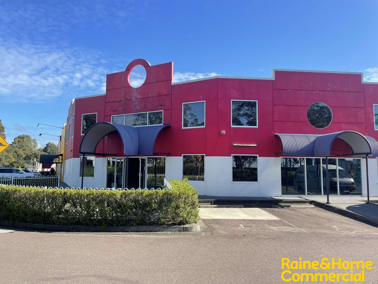Click to view all images 4/6 Botham Close Charmhaven NSW 2263 - Image 1