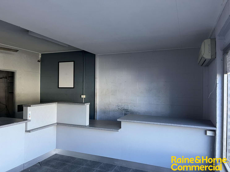 Click to view all images 332 Mann Street Gosford NSW 2250 - Image 3