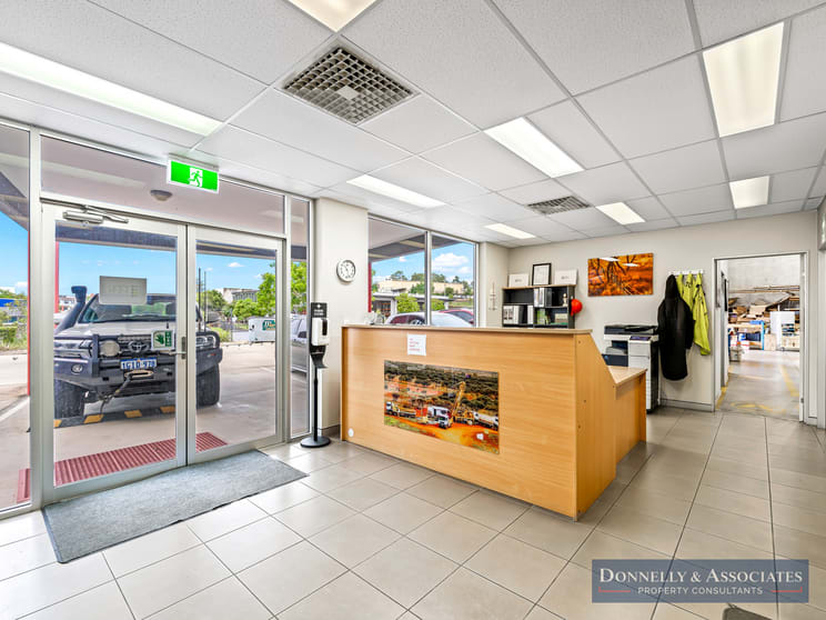 Click to view all images 1/24 Bluestone Circuit Seventeen Mile Rocks QLD 4073 - Image 3