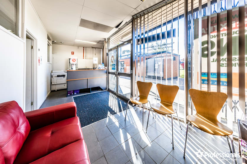 Click to view all images 51A Palmerston Street Melton VIC 3337 - Image 2