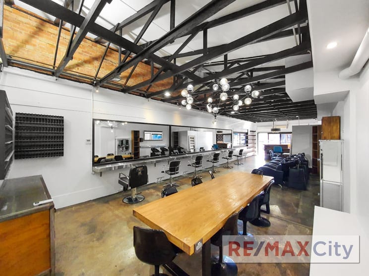 Click to view all images 360 Logan Road Stones Corner QLD 4120 - Image 2