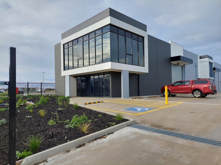 1/6 Peterpaul Way Truganina VIC 3029 - Image 1