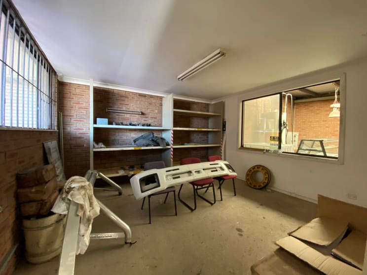 Click to view all images 4/64-66 Oak Road Kirrawee NSW 2232 - Image 3