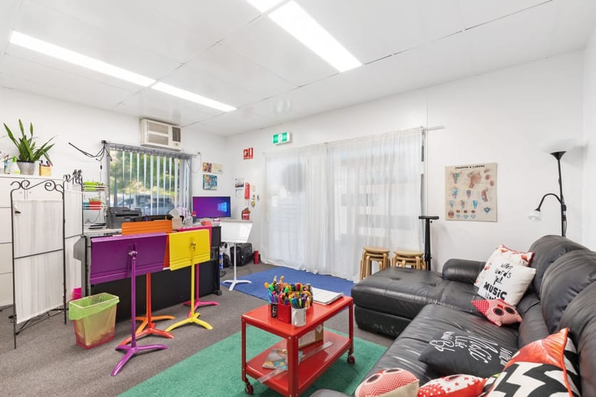 Click to view all images 3/414 Esplanade Torquay QLD 4655 - Image 3