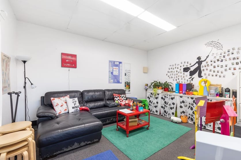 Click to view all images 3/414 Esplanade Torquay QLD 4655 - Image 2