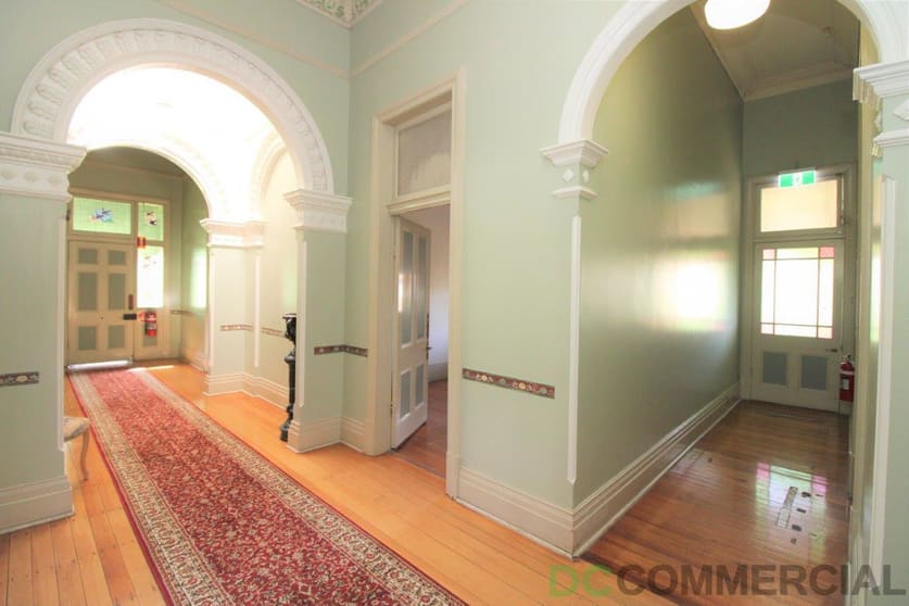 Click to view all images 2/1 Clifford Street Toowoomba City QLD 4350 - Image 3