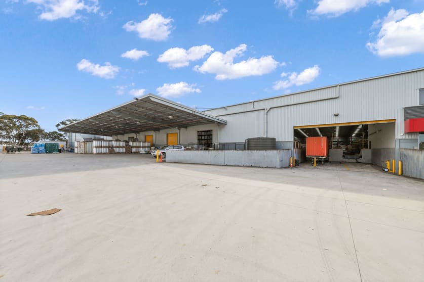 Click to view all images 20 Southern Court Keysborough VIC 3173 - Image 3