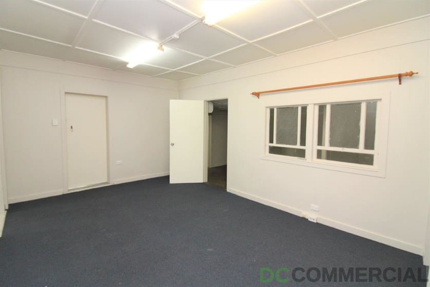 Click to view all images 9 Thomas Street Toowoomba City QLD 4350 - Image 3