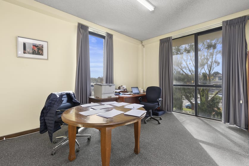 Click to view all images 1/69 Woodland Street Essendon VIC 3040 - Image 3