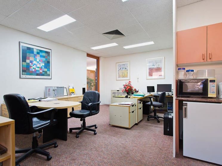 Click to view all images Suite 3/131 Bulleen Road Balwyn North VIC 3104 - Image 3