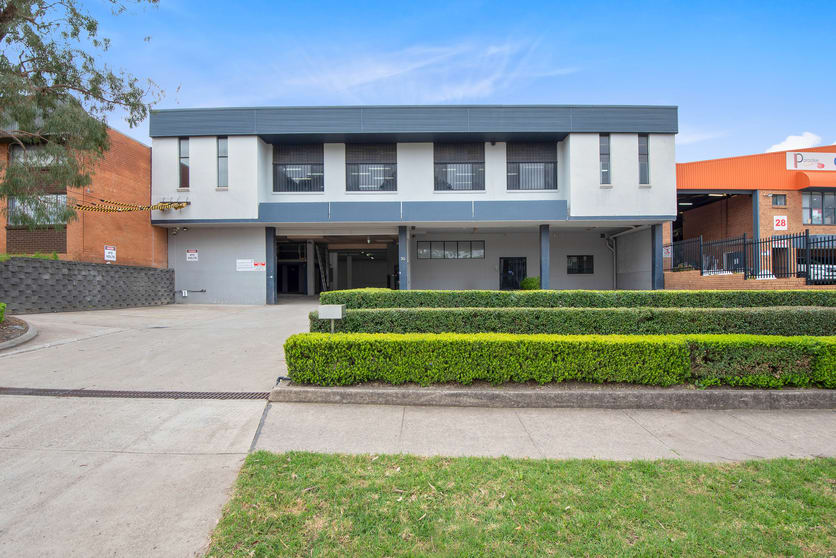 Click to view all images 30 Garema Circuit Kingsgrove NSW 2208 - Image 3