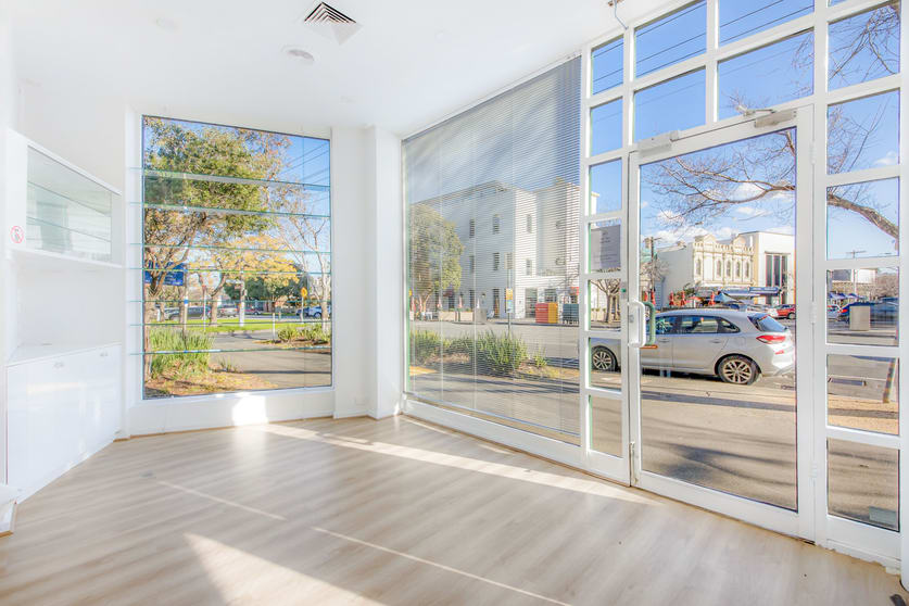Click to view all images 317A Montague Street Albert Park VIC 3206 - Image 3