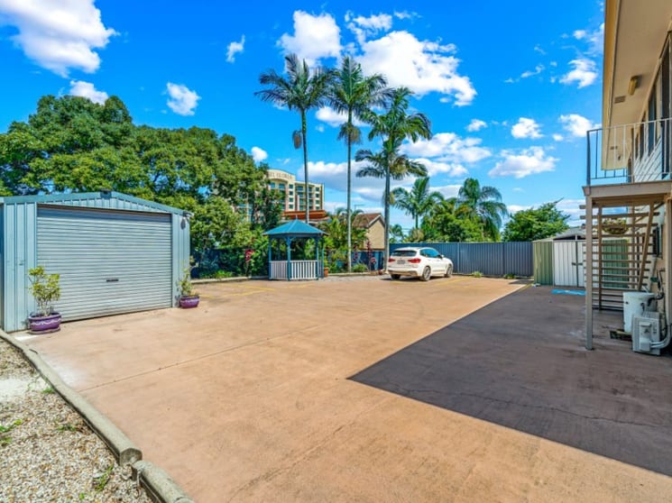 Click to view all images 21 Vanessa Boulevard Springwood QLD 4127 - Image 3