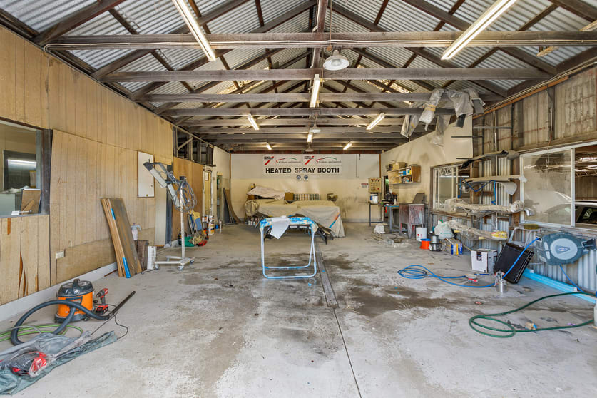 Click to view all images 95 Gladstone Avenue Coniston NSW 2500 - Image 2