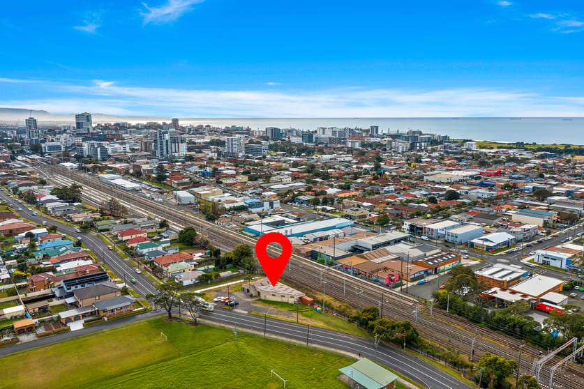 Click to view all images 95 Gladstone Avenue Coniston NSW 2500 - Image 3