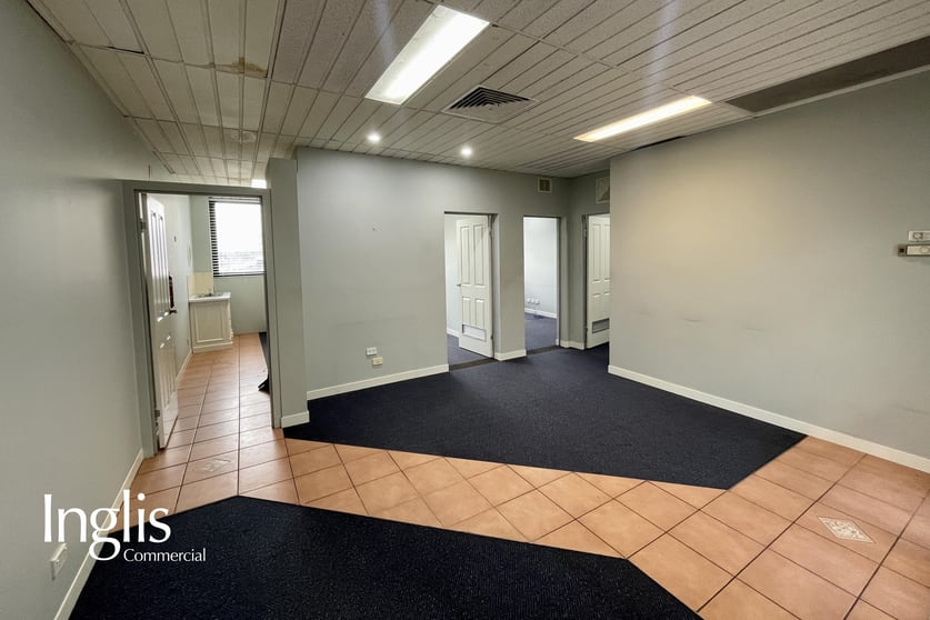 Click to view all images 4/342 Camden Valley Way Narellan NSW 2567 - Image 2