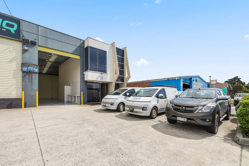 Click to view all images 2/22 Tarnard Drive Braeside VIC 3195 - Image 1