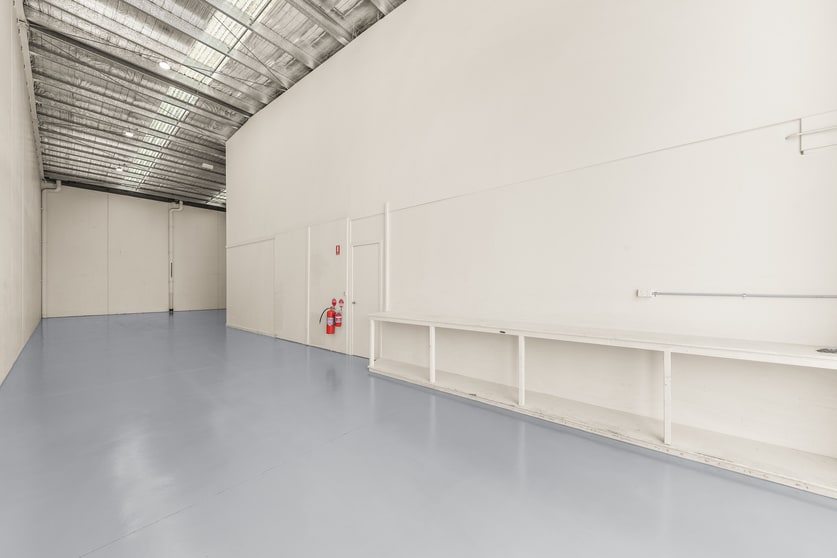 Click to view all images 2/22 Tarnard Drive Braeside VIC 3195 - Image 3