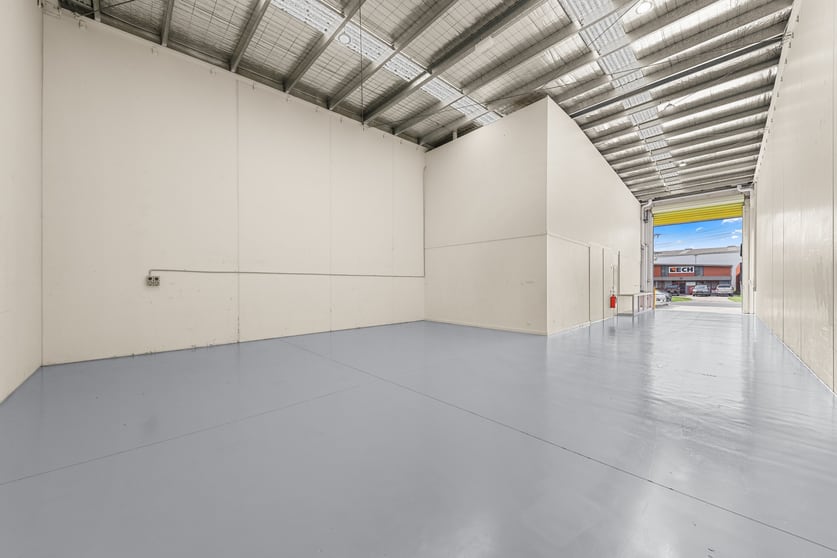 Click to view all images 2/22 Tarnard Drive Braeside VIC 3195 - Image 2