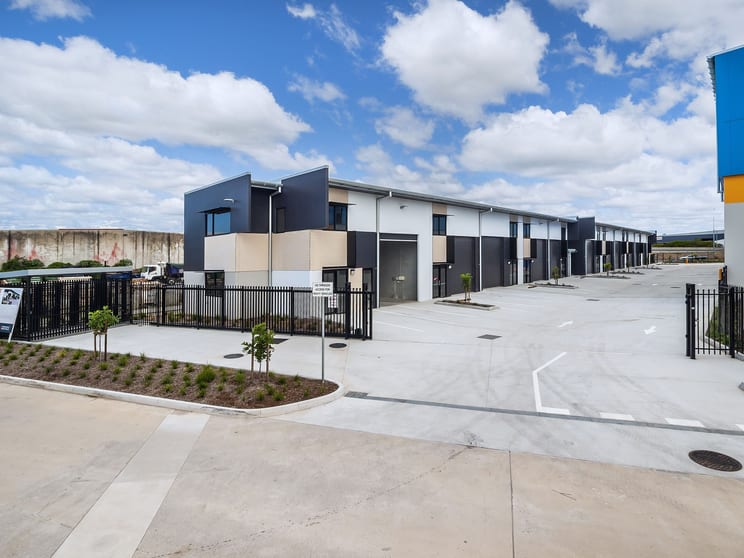 Click to view all images 3/130 East West Arterial Road Hendra QLD 4011 - Image 1