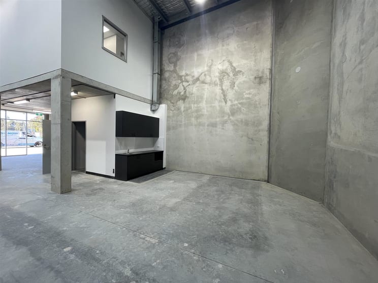 Click to view all images 19/2 Money Close Rouse Hill NSW 2155 - Image 3