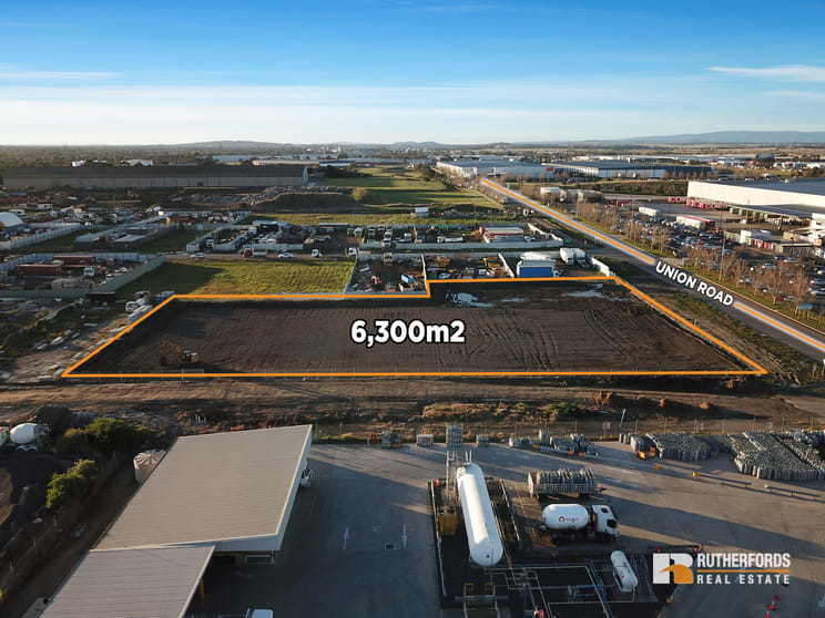 Click to view all images 2-12 George Street Somerton VIC 3062 - Image 3