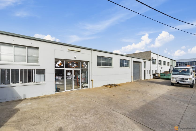 Click to view all images 1&2/43 Collie Street Fyshwick ACT 2609 - Image 2