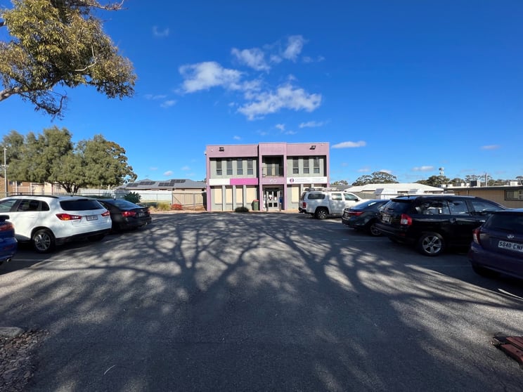 Click to view all images Lvl 1/169 Kesters Road Para Hills SA 5096 - Image 2