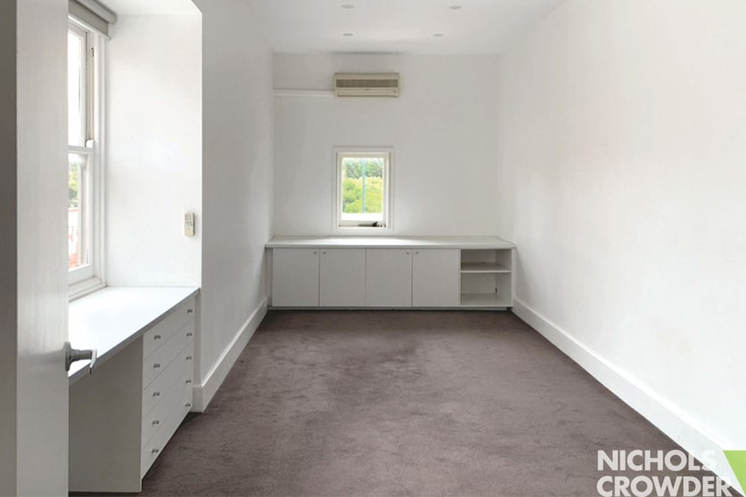 Click to view all images 2/305 Bay Street Brighton VIC 3186 - Image 2