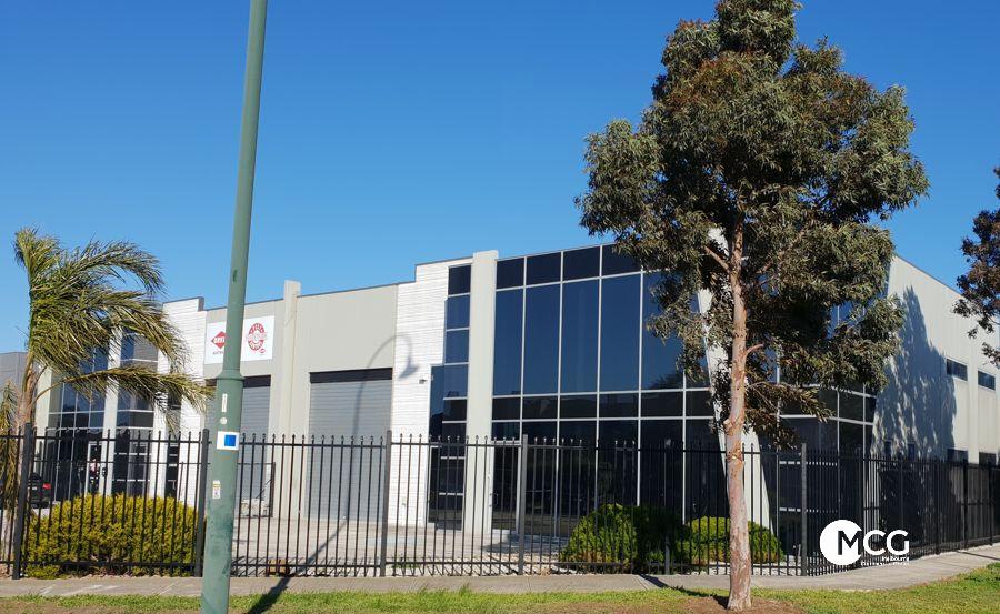 Click to view all images 2/15 Lillee Crescent Tullamarine VIC 3043 - Image 2