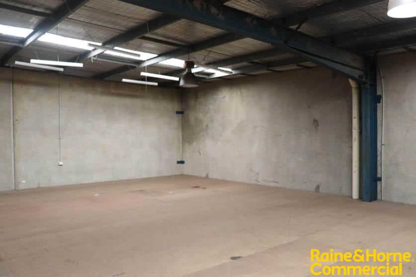 Click to view all images Unit 2/9 Greenhills Avenue Moorebank NSW 2170 - Image 3