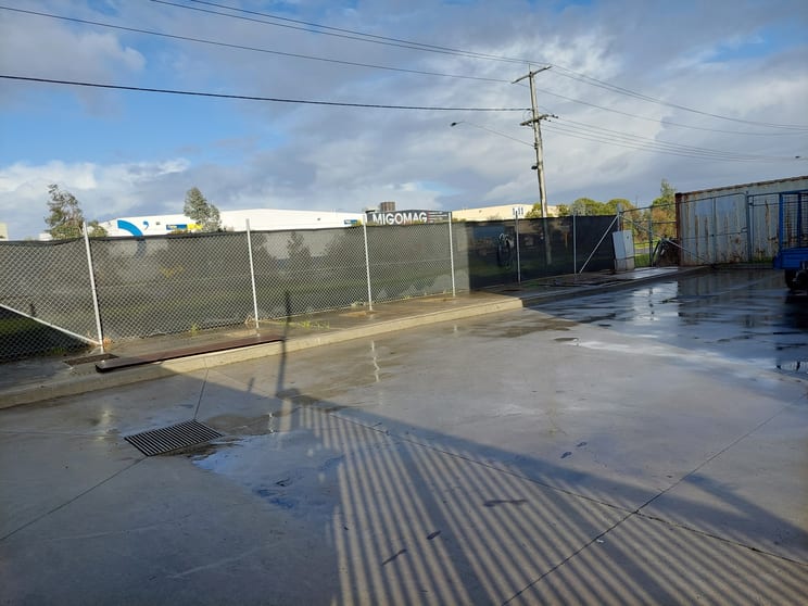 Click to view all images 58 Old Geelong Road Brooklyn VIC 3012 - Image 2