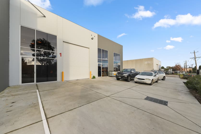 Click to view all images 1/30-32 Christensen Street Cheltenham VIC 3192 - Image 2