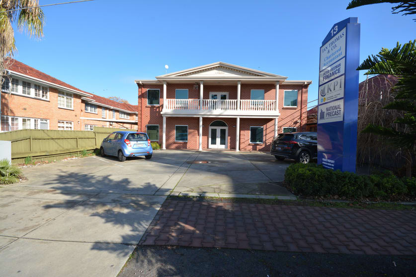 Click to view all images 13 Brighton Road Glenelg SA 5045 - Image 2
