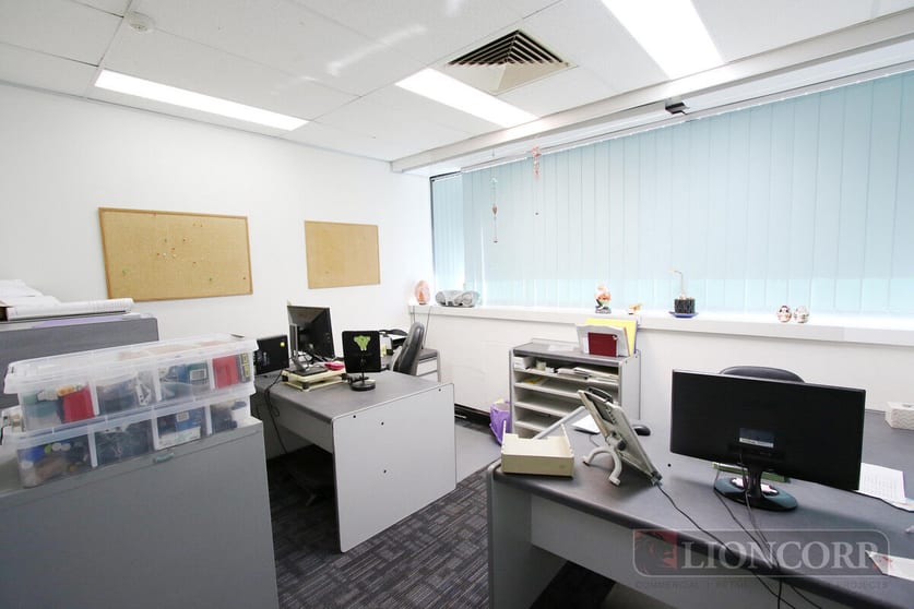 Click to view all images Upper Mount Gravatt QLD 4122 - Image 2