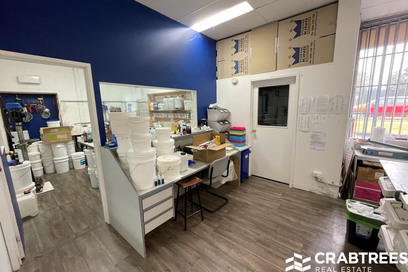 Click to view all images 1b/2 Jacks Road Oakleigh South VIC 3167 - Image 2