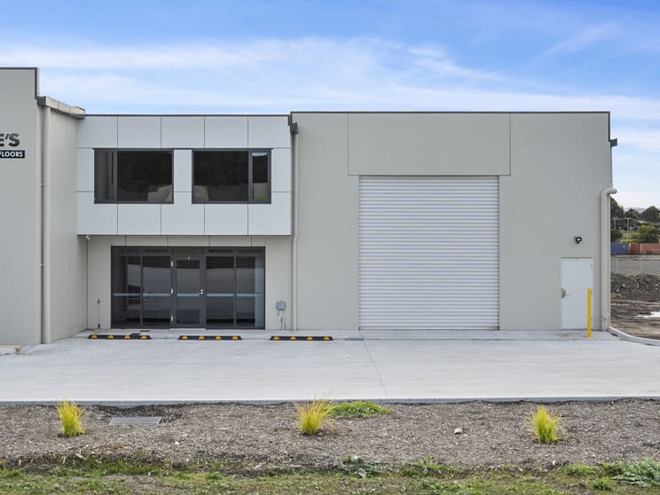 Click to view all images 4/2 Railway Court Cambridge TAS 7170 - Image 2