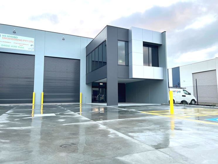 Click to view all images 19 Futures Road Cranbourne West VIC 3977 - Image 1