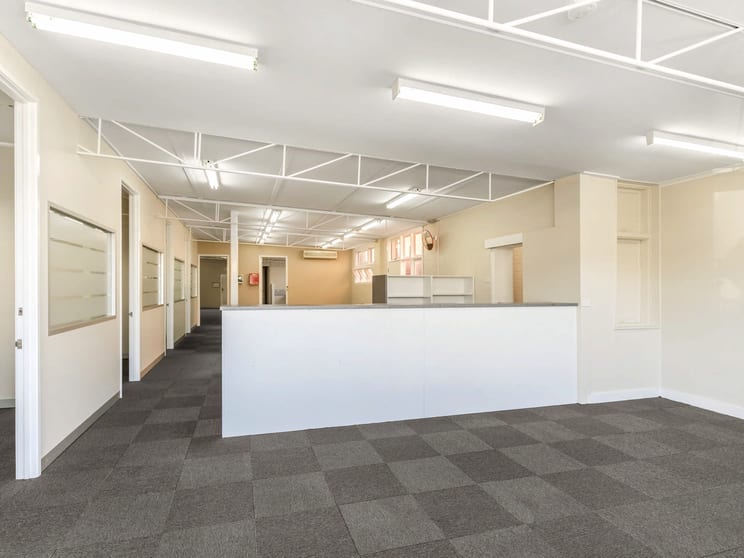 Click to view all images 13 - 15 Ninth Avenue Rosebud VIC 3939 - Image 3