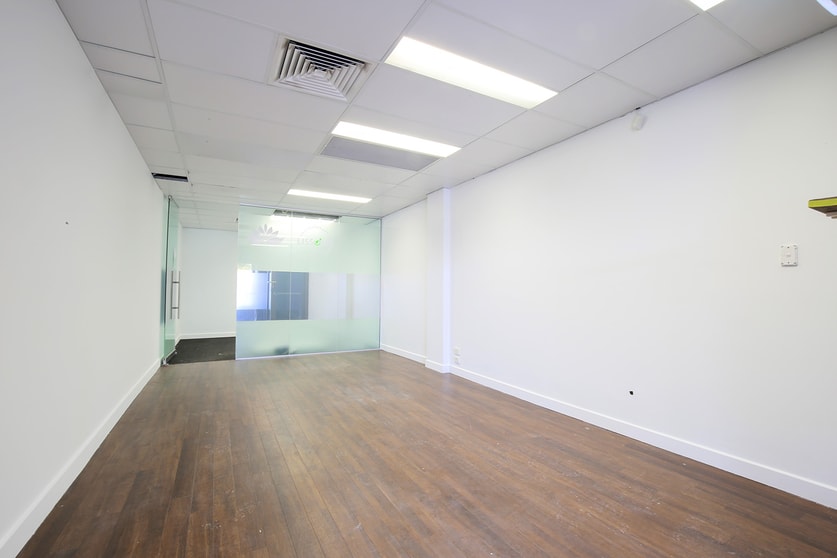 Click to view all images 9/11 Karp Court Bundall QLD 4217 - Image 3
