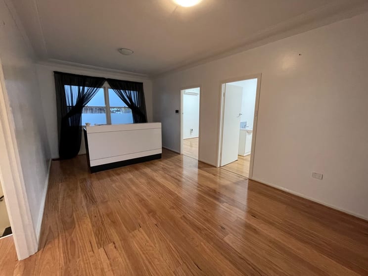 Click to view all images Suite 1/50 Grey Street Keiraville NSW 2500 - Image 2
