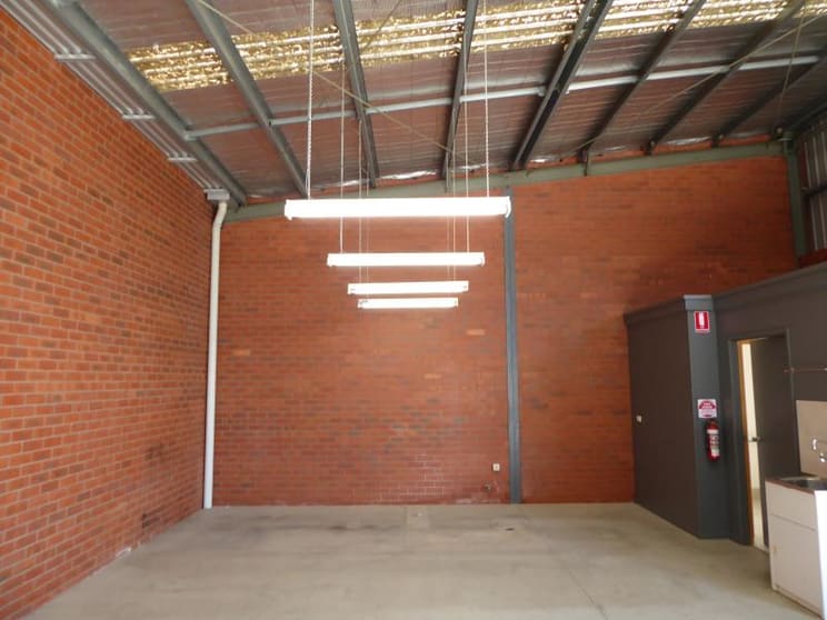 Click to view all images 23B Mint Street Wodonga VIC 3690 - Image 3