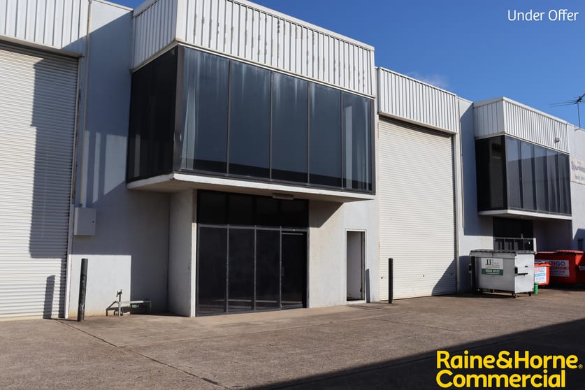 Click to view all images Unit 2/9 Greenhills Avenue Moorebank NSW 2170 - Image 1