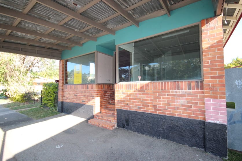Click to view all images 60 Ackers Street Hermit Park QLD 4812 - Image 2