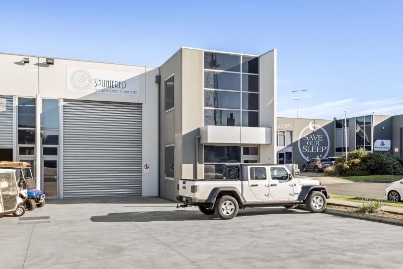 Click to view all images Whole Property/Unit 8, 2-5 Sykes Place Ocean Grove VIC 3226 - Image 1