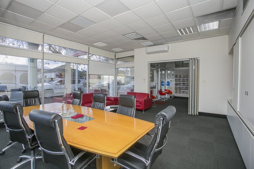 Click to view all images 1/2-4 Mint Street East Victoria Park WA 6101 - Image 3